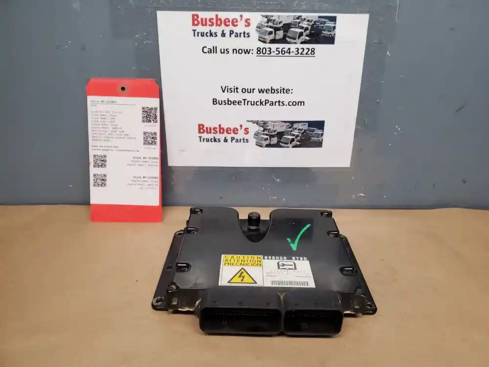 CQ 4、3点 Zx200-3 Zx270-3 Excavator Engine Parts 4HK1 Thermostat 8