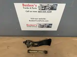 Used 2008 Mitsubishi FE140 Bracket (Stock #P-103004)) Part Image