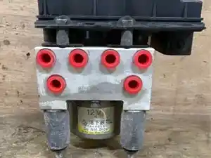 Used 2010 Isuzu NRR ABS Brake Pump (Stock #214-900255-7)) Part Image