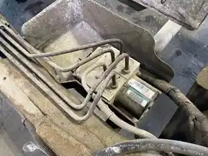 Used 2012 GM/Chev (HD) W4500 ABS Brake Pump (Stock #164-185091-11)) Part Image
