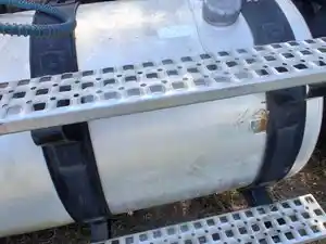 Used 2012 Volvo VNL Fuel Tank Step (Stock #252-562946-11)) Part Image