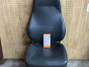 Used 2013 Hino 268 Seat (Stock #P-105015)) Part Image