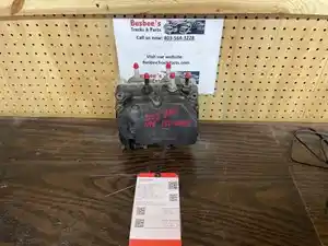 Used 2013 Isuzu NPR DEF Pump (Stock #P-103782)) Part Image