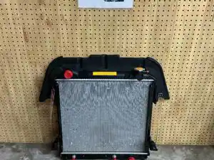 Used 2015 Isuzu NPR Ecomax Radiator (Stock #P-105019)) Part Image