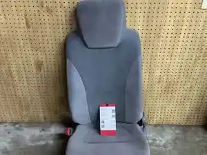 Used 2016 Isuzu NPR Seat (Stock #P-104976)) Part Image