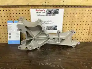Used 2016 Mitsubishi FE Bracket (Stock #P-105051)) Part Image