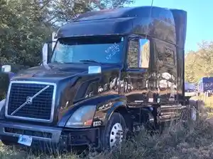 Used 2016 Volvo VNL Cab (Stock #251-963101-1)) Part Image