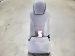 Used 2017 Isuzu NPR-HD Seat (Stock #P-103676)) Part Image