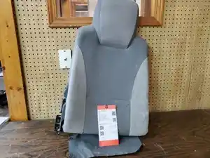 Used 2017 Isuzu NPR-HD Seat (Stock #P-103678)) Part Image