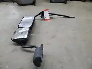 Used 2020 Isuzu FTR Mirror (Stock #P-103828)) Part Image