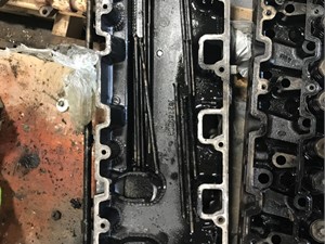 Used 2004 International DT466 Valve Cover (Stock #36-18)) Part Image