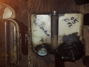 Used 2005 Freightliner COLUMBIA Power Steering Reservoir (Stock #4460047792)) Part Image