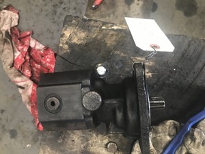 Used 2005 Mercedes OM 460 LA Fuel Gear Pump (Stock #29-17)) Part Image