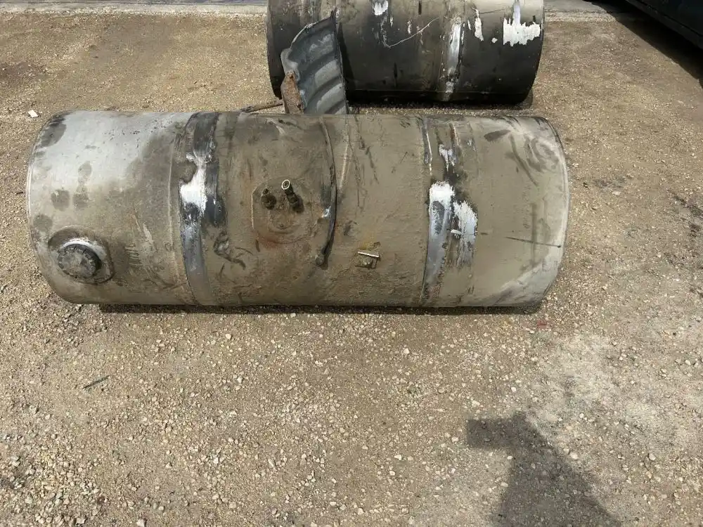 Used 2007 Kenworth T2000 Fuel Tank for sale St. Andrews Manitoba