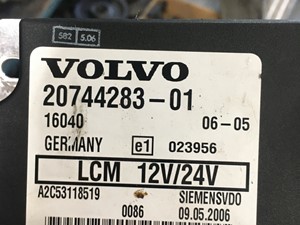 Used 2007 Volvo VNL Dash Control Module (Stock #28-24)) Part Image