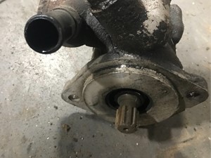 Used 2010 Cummins ISX Steering Pump (Stock #39-4)) Part Image