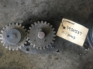 Used Cummins ISB Oil Pump (Stock #3930337)) Part Image
