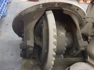 Used Eaton RS402 Rear Rear (Tandem Rear or Single) (Stock #4460047037)) Part Image