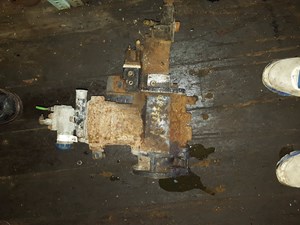 Used Ford Air Compressor (Stock #4460047869)) Part Image
