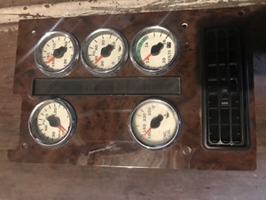Used International Instrument Cluster (Stock #3592552C91)) Part Image