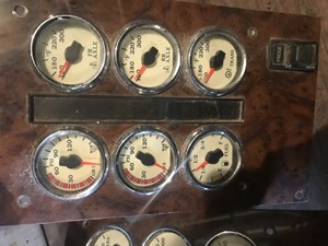 Used International Instrument Cluster (Stock #3592541C91)) Part Image
