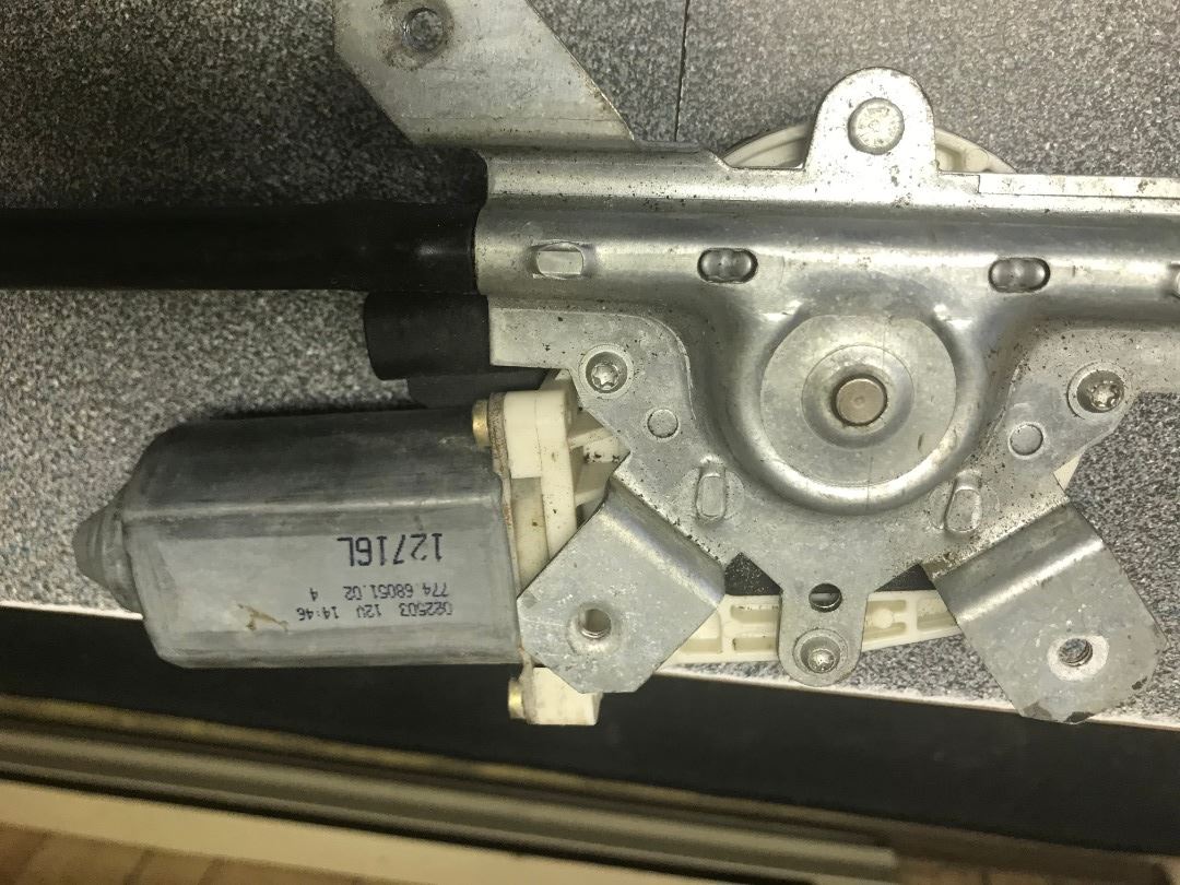 Kenworth T2000 (Stock 4460049765) Door Window Regulators TPI