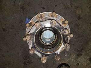 Used Hub (Stock #4460048583)) Part Image