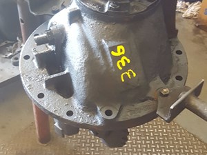 Used Spicer/Dana DSP41 Complete Axle-Front Rear (Stock #4460047615)) Part Image