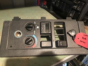Used Volvo Dash Ass'y (Stock #8083023)) Part Image