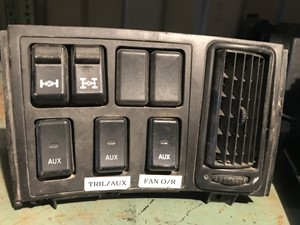Used Volvo Interior Misc Part (Stock #3175500)) Part Image