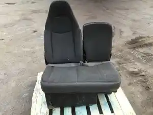 Used 2004 CHEVROLET C4500 Seat (Stock #1067843)) Part Image