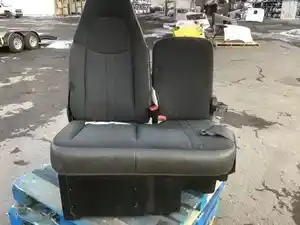 Used 2005 GMC C7500 Seat (Stock #1068371)) Part Image