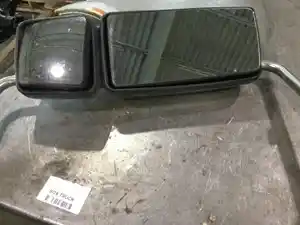 Used 2003 INTERNATIONAL 7400 Mirror (Stock #1068521)) Part Image