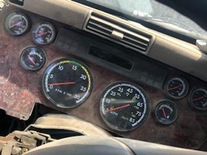 Used 2001 FREIGHTLINER CENTURY CLASS 112 Instrument Cluster (Stock #537009)) Part Image