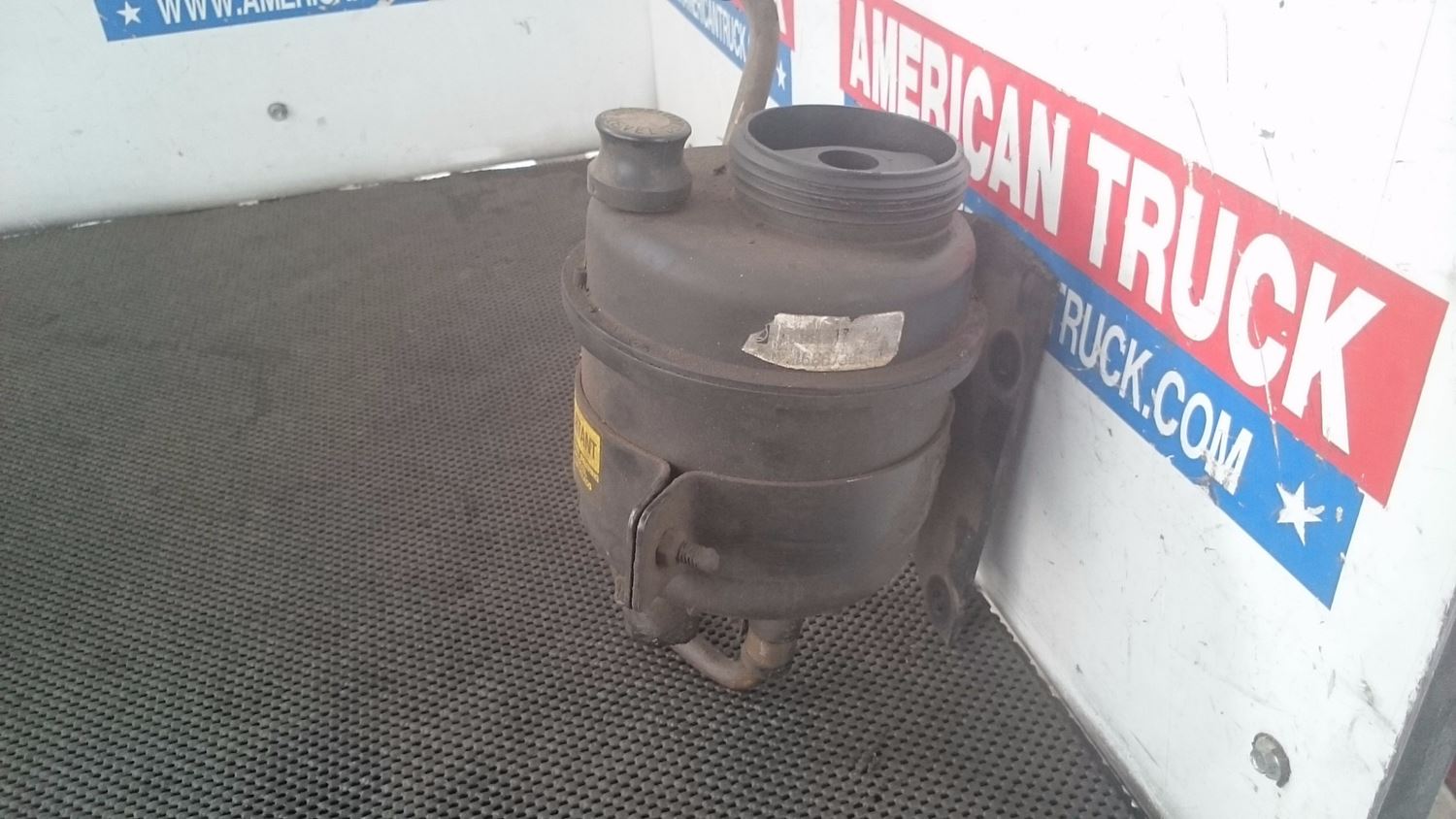 2002 International 4700 (Stock SV85420) Power Steering Reservoirs