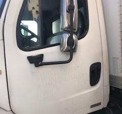 Used 2006 FREIGHTLINER M2 106 Door (Stock #536913)) Part Image