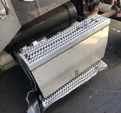 Used 2008 PETERBILT 386 Tool Box (Stock #536183)) Part Image