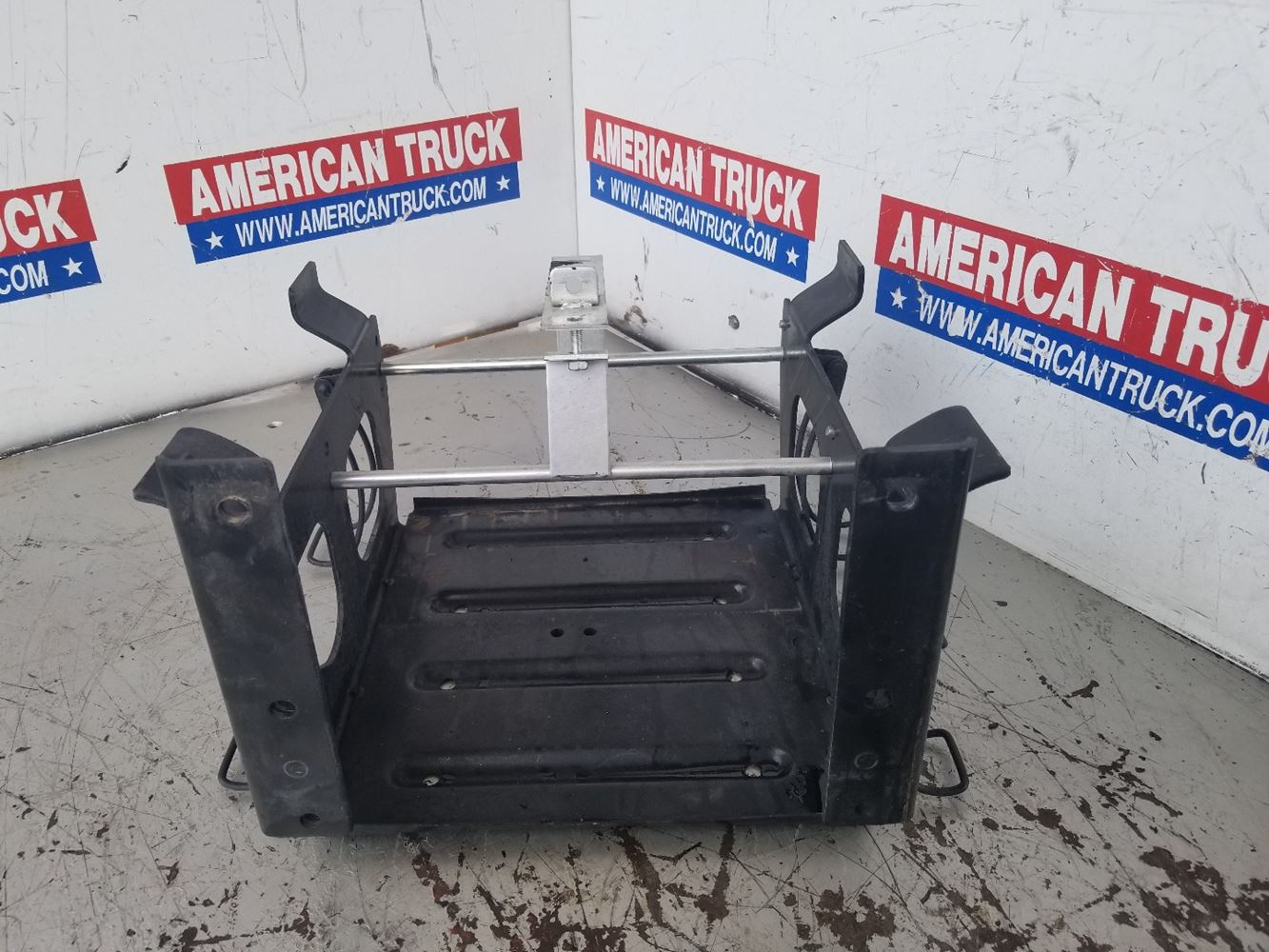 2012-isuzu-npr-gas-stock-sv-1147-10-battery-boxes-tpi