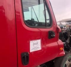 Used 2013 FREIGHTLINER Cascadia 125 Door (Stock #537707)) Part Image