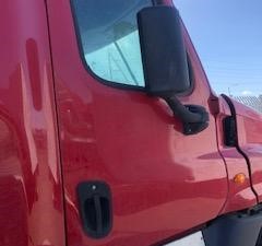 Used 2015 FREIGHTLINER Cascadia 125 Door (Stock #536726)) Part Image