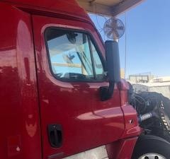 Used 2015 FREIGHTLINER Cascadia 125 Door (Stock #537274)) Part Image