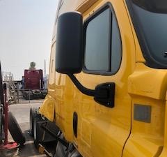 Used 2015 FREIGHTLINER Cascadia 125 Door (Stock #34453)) Part Image