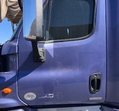 Used 2015 FREIGHTLINER Cascadia 125 Door (Stock #536791)) Part Image