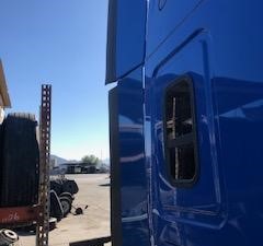 Used 2015 FREIGHTLINER Cascadia 125 Sleeper Fairing Image