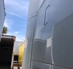 Used 2015 VOLVO VNM64T Sleeper Fairing Image