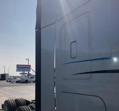 Used 2016 FREIGHTLINER Cascadia 125 Sleeper Fairing Image