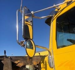 Used 2016 PETERBILT 348 Mirror Image