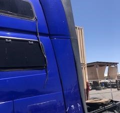 Used 2016 VOLVO VNL64T Sleeper Fairing (Stock #537309)) Part Image