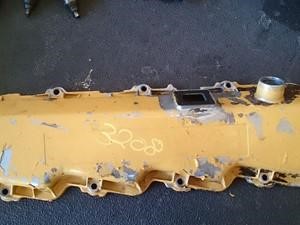 Used CATERPILLAR 3208 Valve Cover (Stock #1065)) Part Image