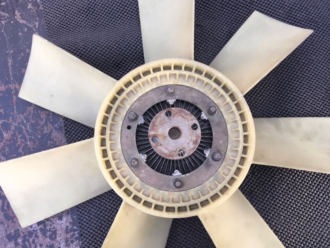 Stock 14277 Fan Clutch/Hubs American Truck Chrome